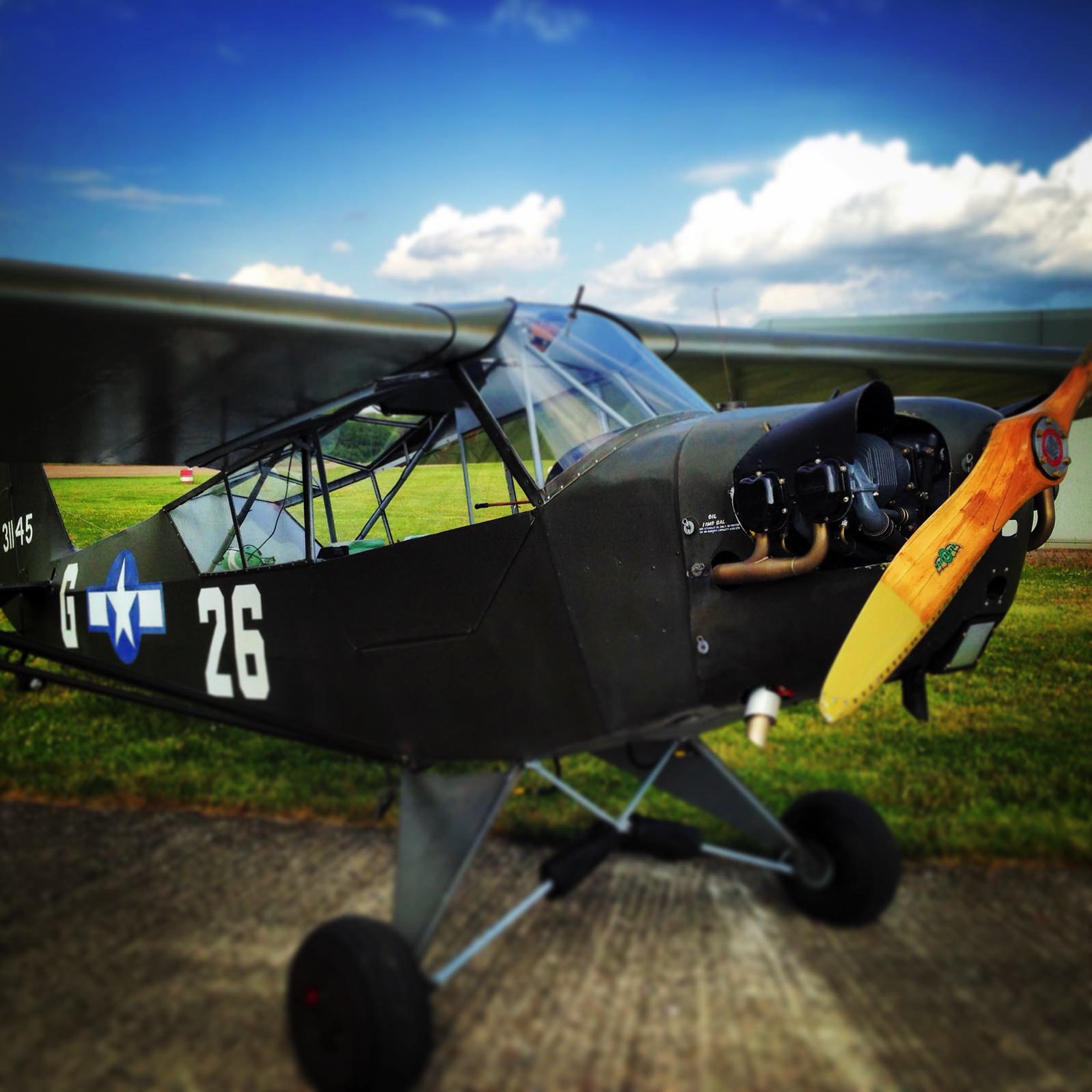 Shipping And Airlines - Piper L4 Cub